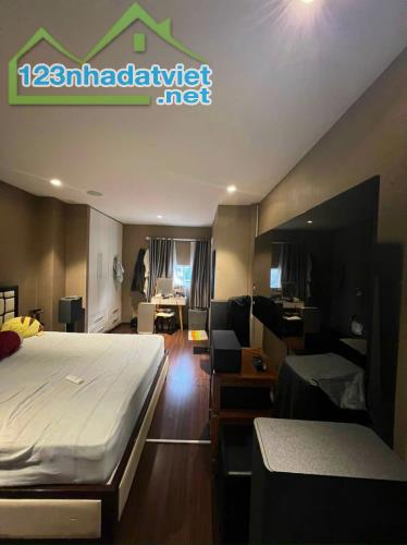 Bán Nhà Mặt Tiền Đường Đào Duy Anh, P9, Phú Nhuận, 7.65m x 19m, 24 Tỷ - 1