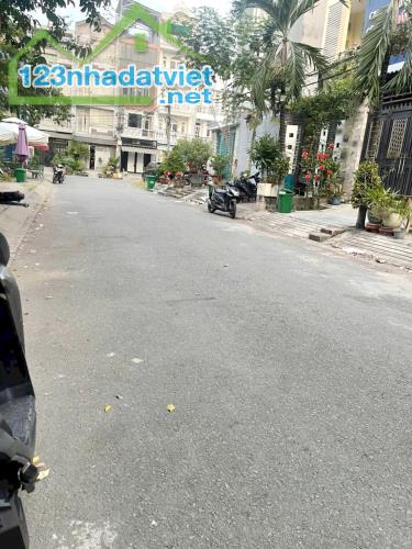 Bán đất nền thuộc KDC phong phú 5 B/C, ngay bến xe Q8 - 1