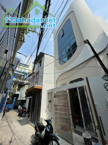 Nhà Đẹp Giá Rẻ Trung Tâm Quận 10 – 3 Tầng Chỉ 1.2 Tỷ, Sổ Hồng Riêng" nở hậu - 2