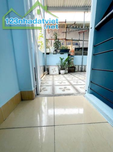 ♪ Nhà Kiệt 3m Cù Chính Lan Ô tô đậu 30m, 33m2, 3 tầng cứng đẹp, 2.59 tỷ - 2