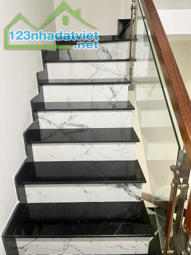 Bán nhà mặt tiền phú nhuận phường 7 khu phan xích long nhà 4 tầng sổ vuông chỉ 17,5 tỷ - 3