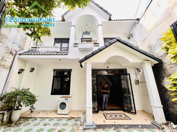 🏠 MẶT TIỀN 8M – NHÀ 2 TẦNG ĐÚC BTCT – LÊ VĂN KHƯƠNG, Q12 – GIÁ 4.9 TỶ