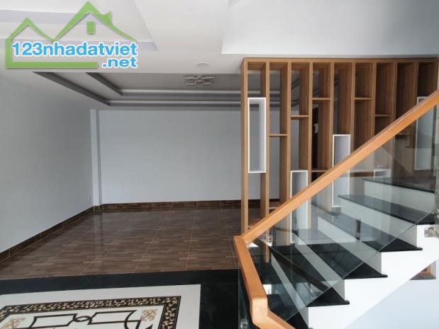 Bán nhà mặt phố Võ Văn Hát, Q.9, 60m², 4 tầng, 6.1 tỷ, sổ hồng - 2