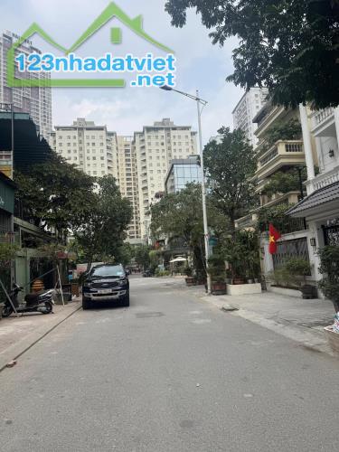 Bán Biệt thự KDT Văn Khê, quận Hà Đông, 165m, Mt 10m, 4 tầng chỉ 30 tỷ