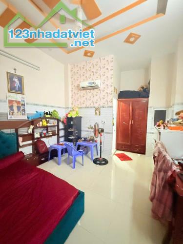 Bán gấp nhà Hương Lộ 2 gần ngã tư 4 xã hẻm 8m Kinh Doanh 51m2 ,4 Tầng Nhỉnh 5 tỷ - 2