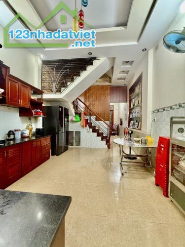 01812 – Bán nhà HXH Nguyễn Ảnh Thủ Ph.TCH, 56m2 3 tầng BTCT 4PN, sổ riêng, NHỈNH 5.5 tỷ TL