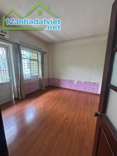 Bán căn hộ chung cư thang bộ Việt Hưng-Long Biên-78m 2n1wc-2 ban công mát mẻ-giá 3.3 tỷ