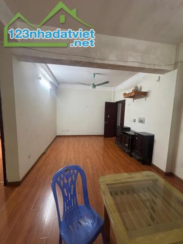 Bán căn hộ chung cư thang bộ Việt Hưng-Long Biên-78m 2n1wc-2 ban công mát mẻ-giá 3.3 tỷ - 2