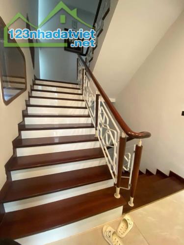 BÁN BIỆT THỰ VƯỜN ĐÀO- Q. TÂY HỒ- 368m2, 3 TẦNG, MẶT TIỀN 21m - 4