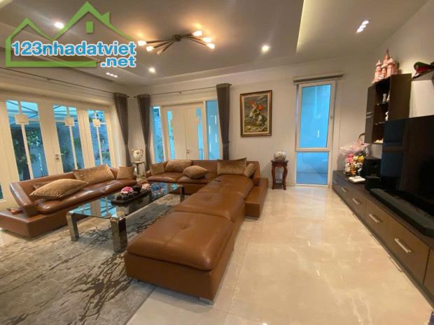 BÁN BIỆT THỰ VƯỜN ĐÀO- Q. TÂY HỒ- 368m2, 3 TẦNG, MẶT TIỀN 21m - 3