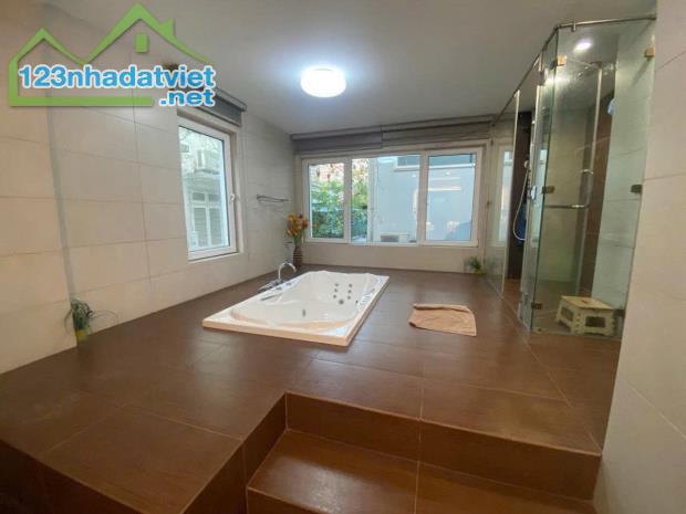 BÁN BIỆT THỰ VƯỜN ĐÀO- Q. TÂY HỒ- 368m2, 3 TẦNG, MẶT TIỀN 21m
