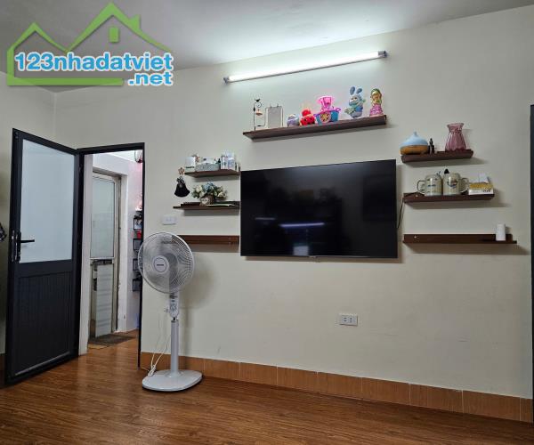 CHÍNH CHỦ BÁN CĂN TẬP THỂ NGHĨA TÂN, CẦU GIẤY TẶNG FULL ĐỒ GIÁ 2,95 TỶ - 3