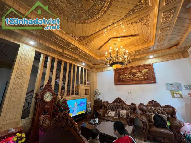 Dư nhà k ở lại k có người trông coi nên gd e cần bán nhanh căn biệt thự mini phường 9 - 1