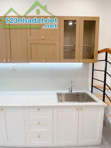 Nhà Đẹp 3 Tầng Vào Ở Liền - Hẻm Rộng Thoáng Cạnh Bên Khu Phan Xích Long - Nội Thất Cơ Bản - 2