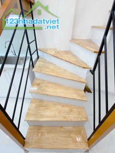 Nhà Đẹp 3 Tầng Vào Ở Liền - Hẻm Rộng Thoáng Cạnh Bên Khu Phan Xích Long - Nội Thất Cơ Bản - 1
