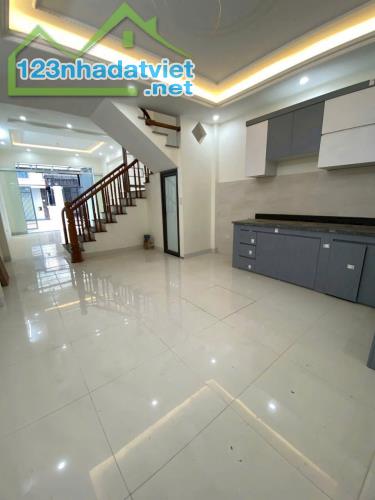 Bán nhà 3 tầng, 56m2, ô tô đỗ cửa, Đại Thành Quốc Oai chỉ cách Yên Nghĩa 4km, giá 3.8 tỷ - 1