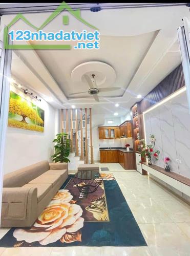 Cần Bán Nhà Lĩnh Nam 30m 5 Tầng 4 Ngủ Nhà Mới Giá 4.1 Tỷ Sổ Chung - 1