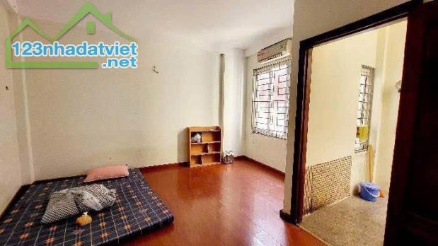 Cho thuê nhà ngõ Hoàng Mai 5 tầng x 34m2, 3 ngủ, 11 Triệu làm VP, ở gđ, nhóm đi làm - 4