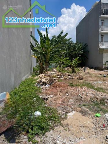 Bán đất ngay khu dân cư Đại Phúc phân lô - đường ô tô 40m- 3 làng đường- 100m2 ngang 5m, - 1