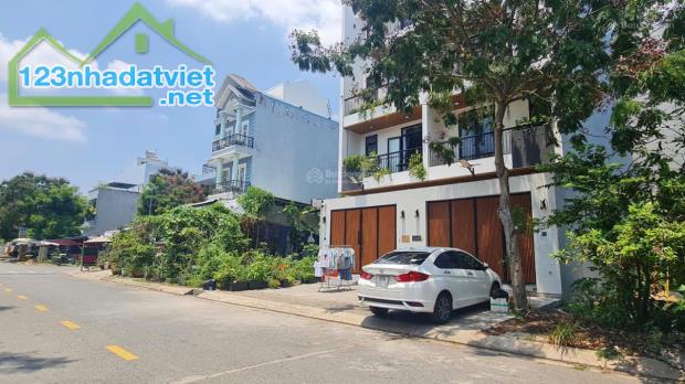 Bán đất ngay khu dân cư Đại Phúc phân lô - đường ô tô 40m- 3 làng đường- 100m2 ngang 5m, - 2