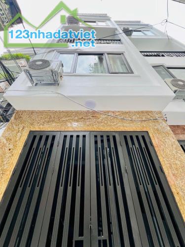 Bán nhà Hoàng Cầu - 33m x 6 tầng mới tinh Lô góc - Full nội thất giá 8 tỷ - 2