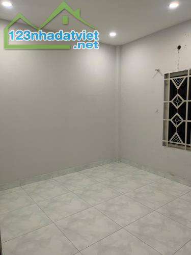 Bán Nhà mặt tiền kinh doanh Bùi thị Lùng. TT Hóc Môn. 60m2, 2 Tầng, Đường 12m kinh doan - 2