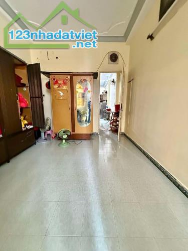 8 TỶ NHÀ QUẬN 10 - HẺM 7M LÊ HỒNG PHONG - GẦN CHỢ HOA - 43M2 3 TẤM VUÔNG - MỞ VP CTY ĐẸP - 3