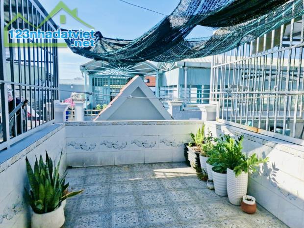 KHÔNG CÓ CĂN THỨ 2! NHÀ 4 TẦNG MỚI – GIÁP QUẬN 7 - NHỈNH 01 ĐỒNG - 3