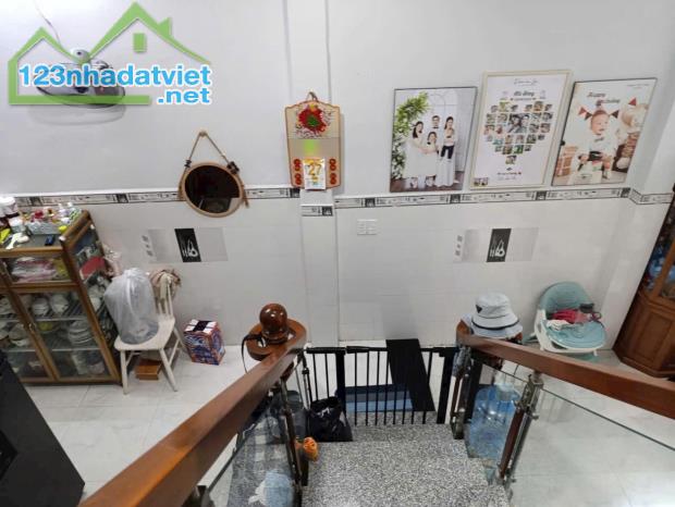 Bán nhà Phùng Tá Chu, gần Tên Lửa, An Lạc A, Bình Tân, 35m² - 3.7x11 - 2 tầng, chỉ hơn 3 - 2
