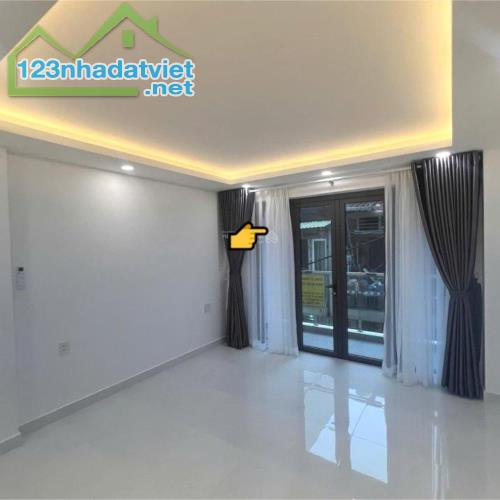 Bán nhà sát Lê Hồng Phong, Q.10, hẻm kinh doanh, 8.x tỷ!
