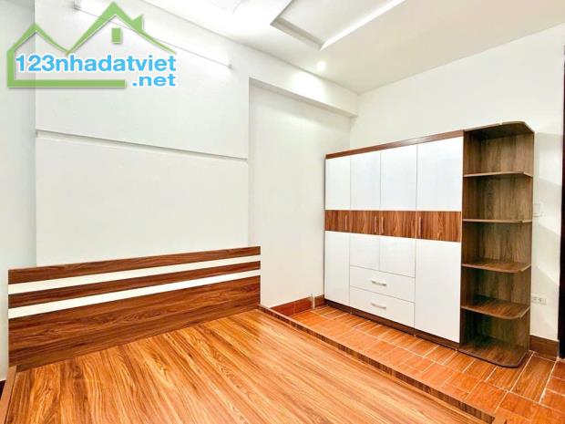 Bán nhà Thanh Xuân ngõ Bùi Xương Trạch 6,65 tỷ, 31m2, MT 3,4m, 3 gác - 4