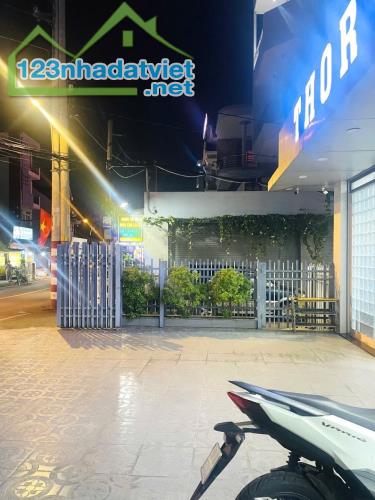 Căn góc mặt tiền đường số - 160mv( 10*16), 3 tầng, có thang máy, Hoàn công đủ. - 2