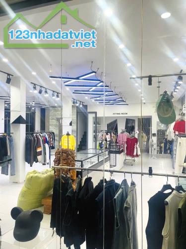 Căn góc mặt tiền đường số - 160mv( 10*16), 3 tầng, có thang máy, Hoàn công đủ. - 3