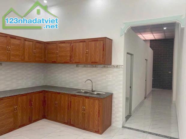 💥Cha mẹ già bán nhà lên ở cùng con cái ngay sau chợ hóc môn ở tân hiệp giá 700Triệu💥 - 4