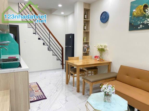 SÁT D2 NGUYỄN GIA TRÍ - ĐH NGOẠI THƯƠNG - NHÀ ĐẸP 2 TẦNG 2PN, FULL NỘI THẤT, CHỈ XÁCH - 1
