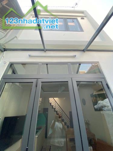 SÁT D2 NGUYỄN GIA TRÍ - ĐH NGOẠI THƯƠNG - NHÀ ĐẸP 2 TẦNG 2PN, FULL NỘI THẤT, CHỈ XÁCH - 2