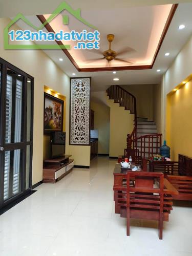 NHÀ ĐẸP HIẾM- LÔ GÓC 3 THOÁNG- GẦN PHỐ- CẦU ĐƠ -6.29 TỶ.