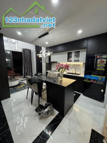 Bán nhà phố Nguyễn Cao, Hai Bà Trưng 38m, 5 tầng. Giá: 12.3 tỷ