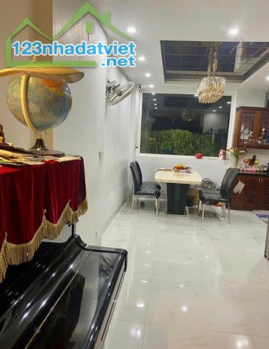 Bán nhà phố Vũ Hữu phân lô Ô tô tránh - 55m nhà 5 tầng giá 18,3 tỷ - 2