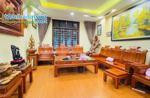 Lô Góc ngõ 132 Thanh Bình cạnh Làng VKCA, ô tô đỗ cửa 30m2 chỉ 6.28 tỷ. LH 0989626116
