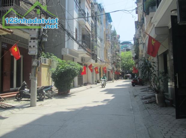 Lô Góc ngõ 132 Thanh Bình cạnh Làng VKCA, ô tô đỗ cửa 30m2 chỉ 6.28 tỷ. LH 0989626116 - 2