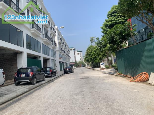 Bán căn 94,5m Shophouse Sông Hồng ngay gần phố Cửu Việt, đường 13m kinh doanh cực tốt - 3