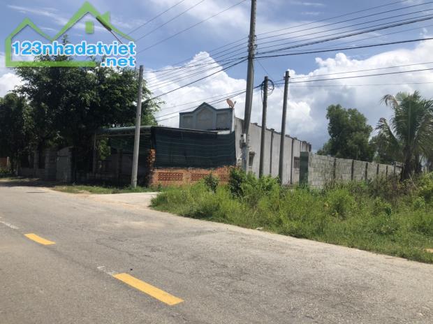 Bán 60m x 60m đất 3 mặt tiền Lê Minh Công - TX LaGi 1380m2 thổ cư View Biển