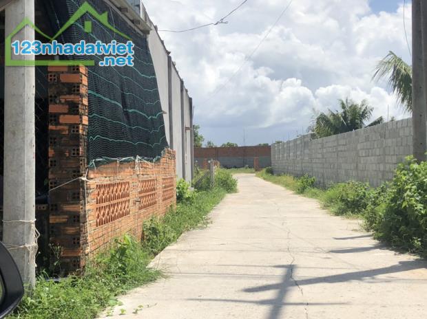 Bán 60m x 60m đất 3 mặt tiền Lê Minh Công - TX LaGi 1380m2 thổ cư View Biển - 4