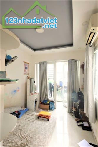 HƠN 7 TỶ NHÀ QUẬN 3 - HẺM THẲNG TRỤC NGUYỄN THIỆN THUẬT - 5 TẦNG 5PN MỚI - ĐA CÔNG NĂNG - 2