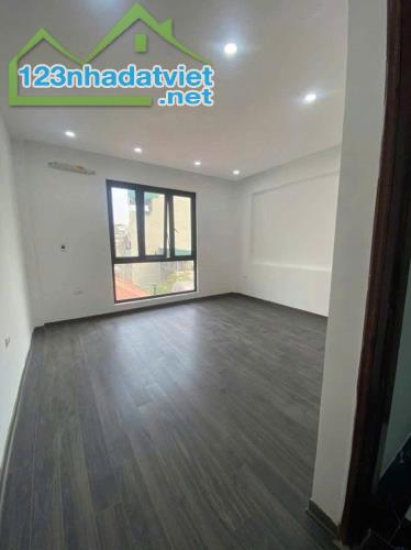 NHÀ MỚI Quan Nhân - NGÕ NÔNG - THANG MÁY DT 32m2 6 tầng MT 4.3m Giá 9.1 tỷ
