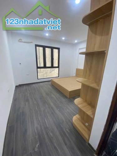 NHÀ MỚI Quan Nhân - NGÕ NÔNG - THANG MÁY DT 32m2 6 tầng MT 4.3m Giá 9.1 tỷ - 2