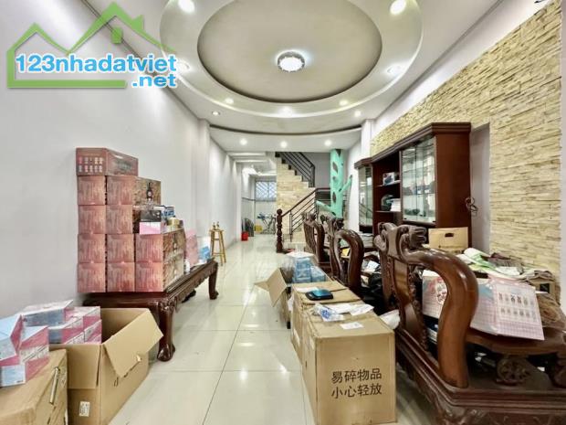 KHU VIP- HIẾM NHÀ BÁN- HẺM XE TẢI BÌNH THẠNH- UNG VĂN KHIÊM- 62M-CÔNG NHẬN ĐỦ- 4 TẦNG- 4X1 - 1