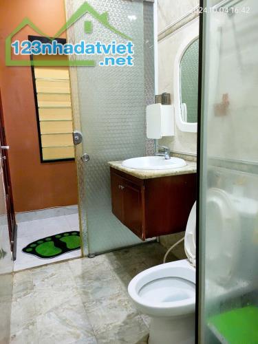 CHDV 3lầu/6PN hẻm 6m cách mặt tiền vài bước chân Tạ Quang Bửu P2Q8 - 2