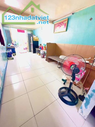 Nhà 56.5m2 hẻm Tùng Thiện Vương P13Q8, giá 3.88 tỷ